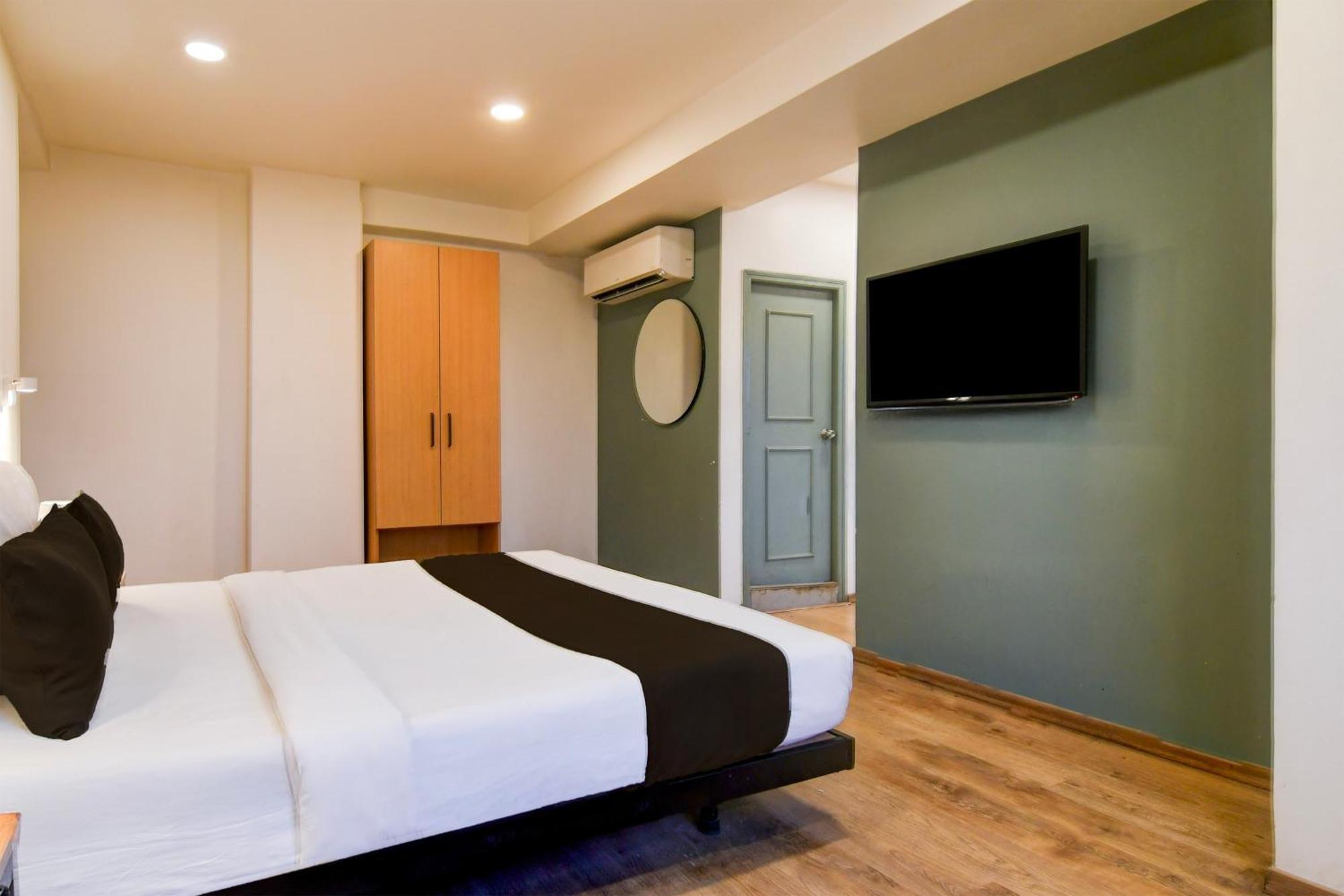 Super Townhouse Vip Road Formerly The Sky كولكاتا المظهر الخارجي الصورة