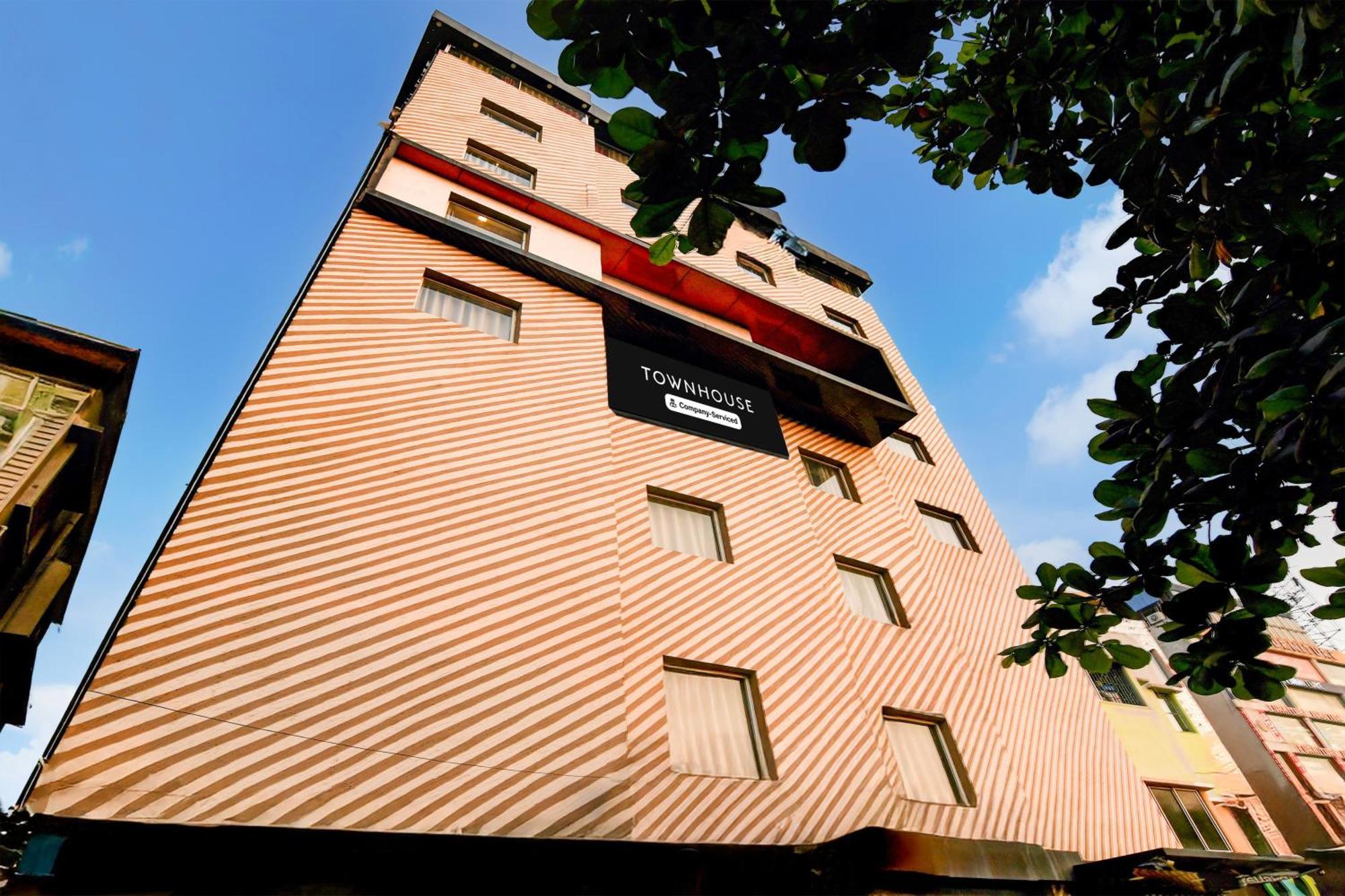 Super Townhouse Vip Road Formerly The Sky كولكاتا المظهر الخارجي الصورة