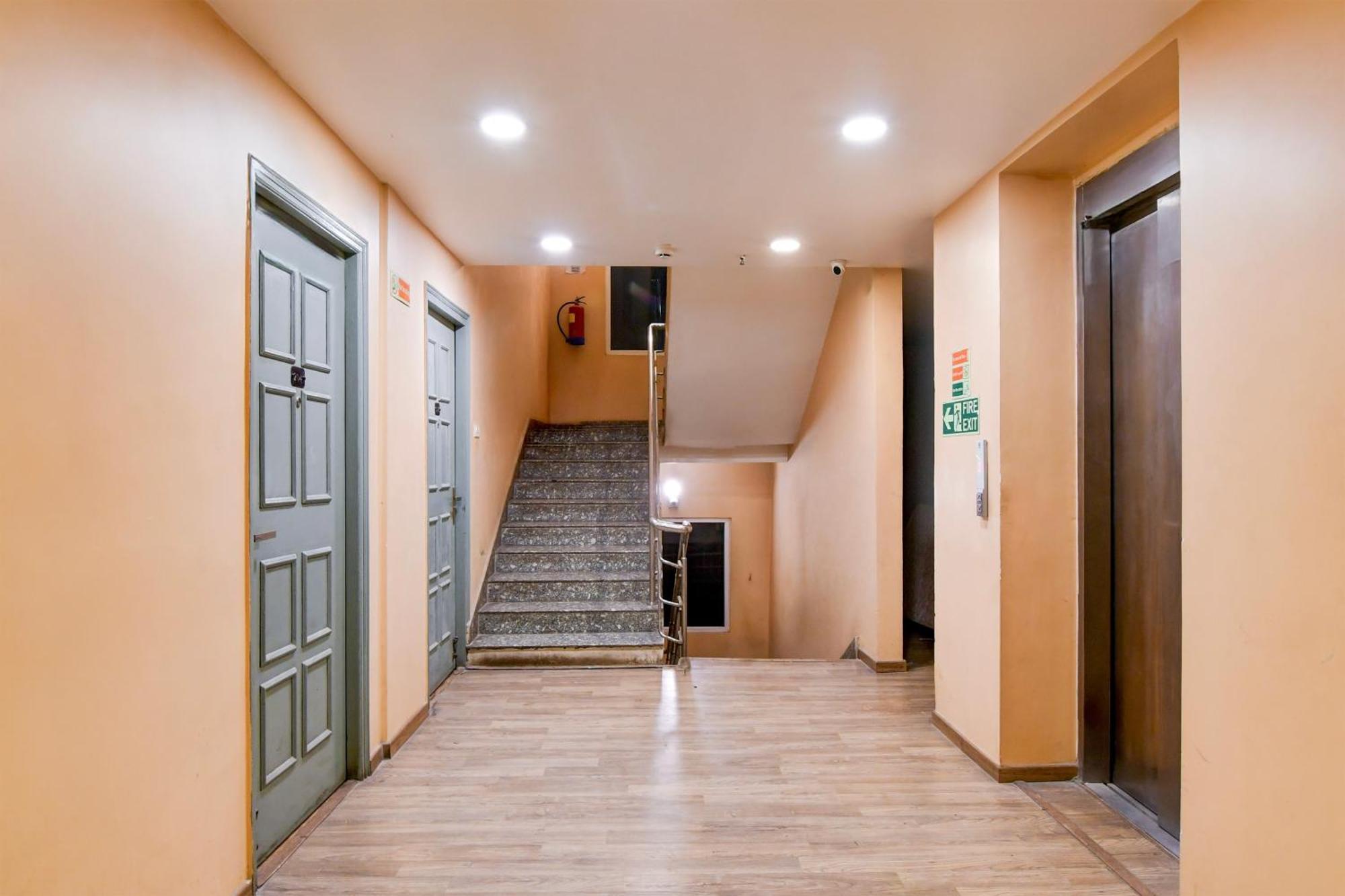 Super Townhouse Vip Road Formerly The Sky كولكاتا المظهر الخارجي الصورة